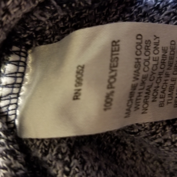 TECHSTYLES gray heathered fuzzy long sleeve sweater top GREENPORT NEW YORK logo - Picture 8 of 8